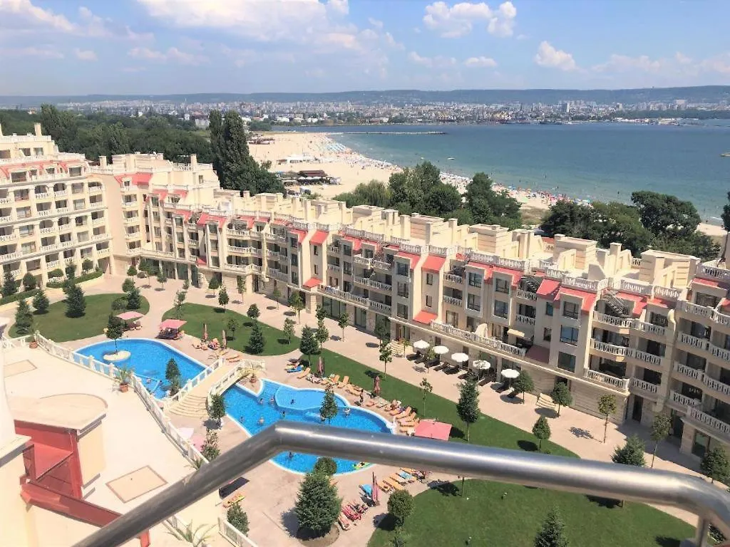 Varna South Bay Luxury Studio Apartaments 0*,
